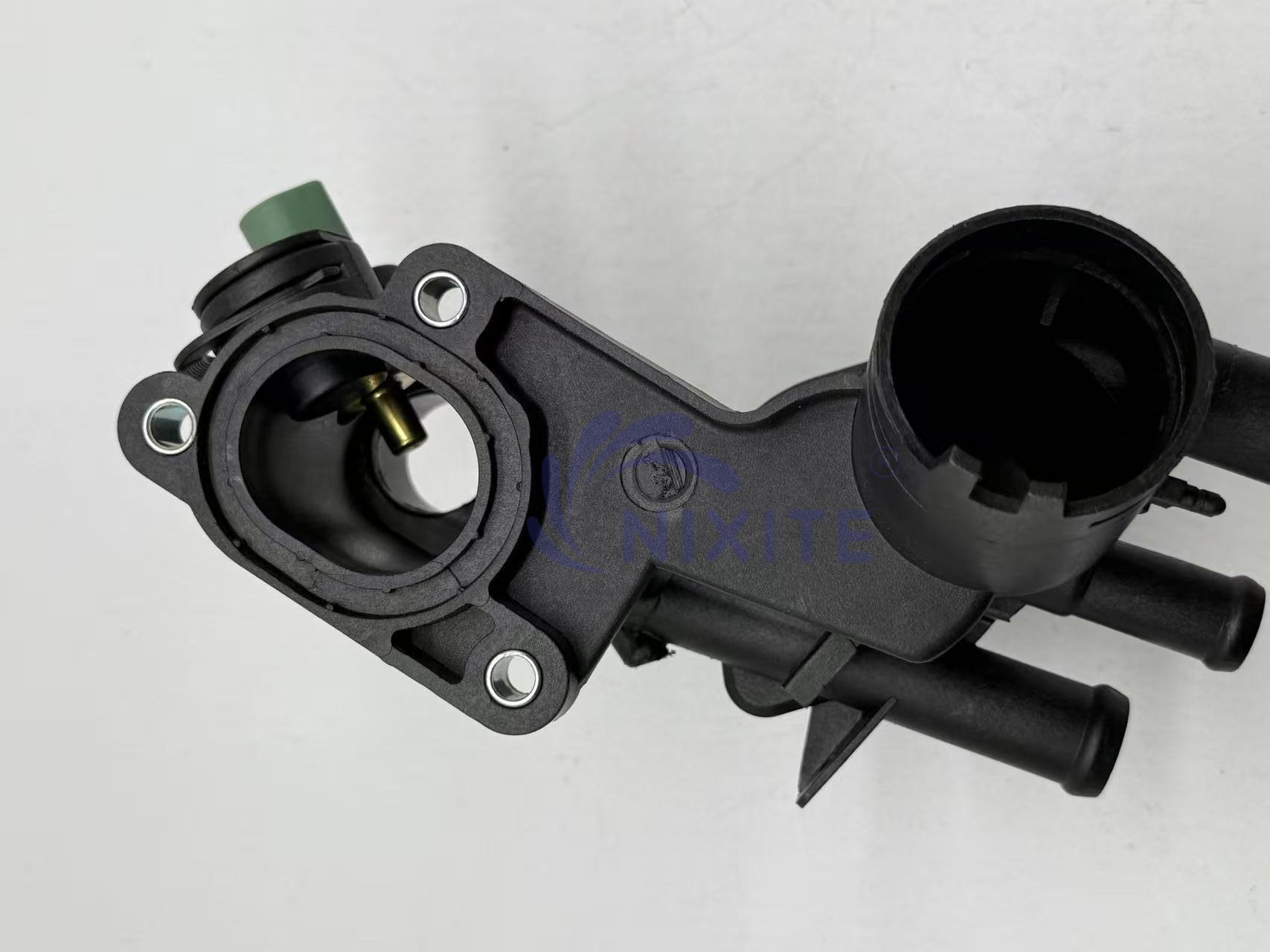 032 121 111BB, 032 121 111AF Engine Coolant Thermostat Housing Assembly for VW SKODA