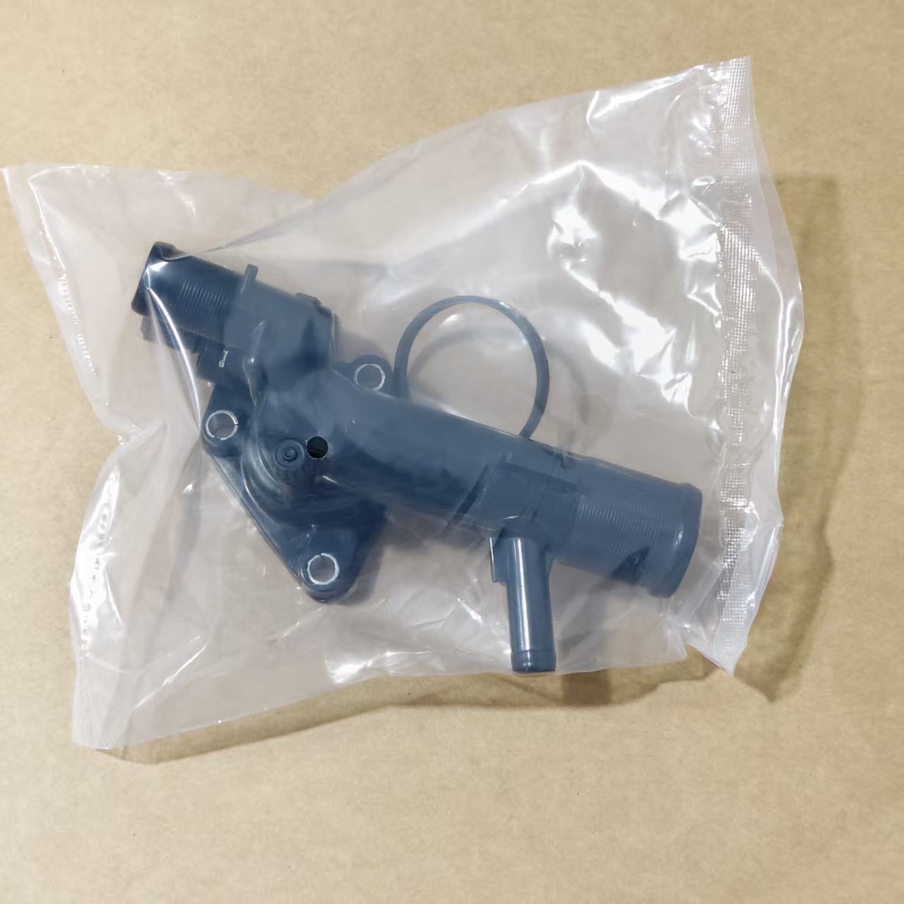 8200244023, 8200954288, 8200400554 Engine Coolant Thermostat Housing Assembly for RENAULT