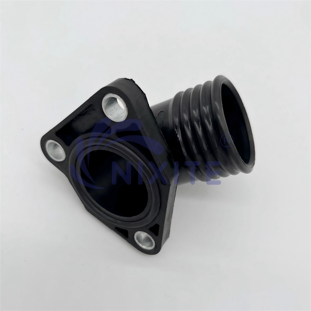 11531743200, 11531743199 Engine Coolant Thermostat Housing Water Flange