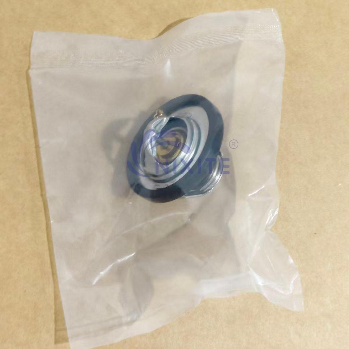 31339958, 30711624, 1306004 Engine Coolant Wax Thermostat for FORD