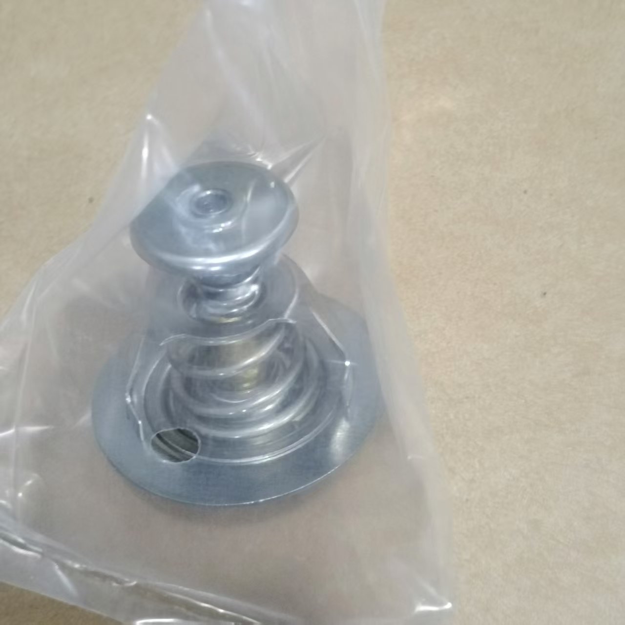 90916-03075, 90916-03084, 90916-C3001 Engine Coolant Wax Thermostat for FORD