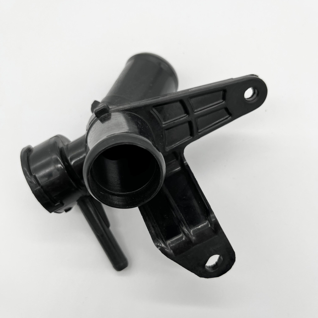 16502-37010 Engine Coolant Thermostat Housing Water Flange for TOYOTA