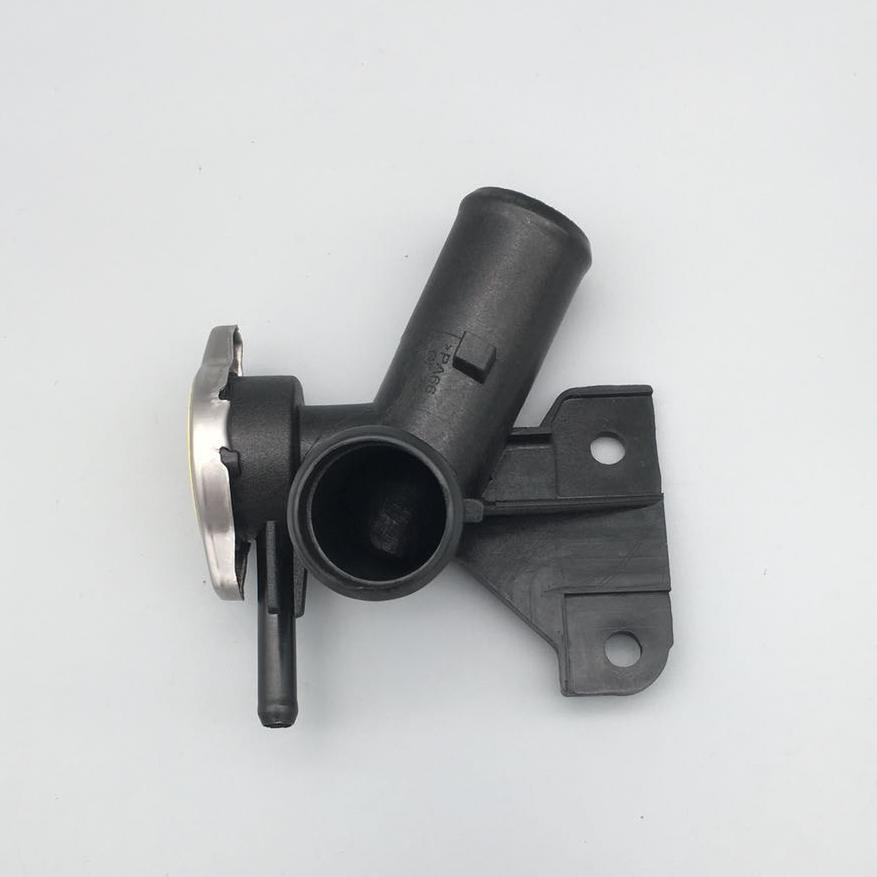 16502-21010 Engine Coolant Thermostat Housing Water Flange for TOYOTA