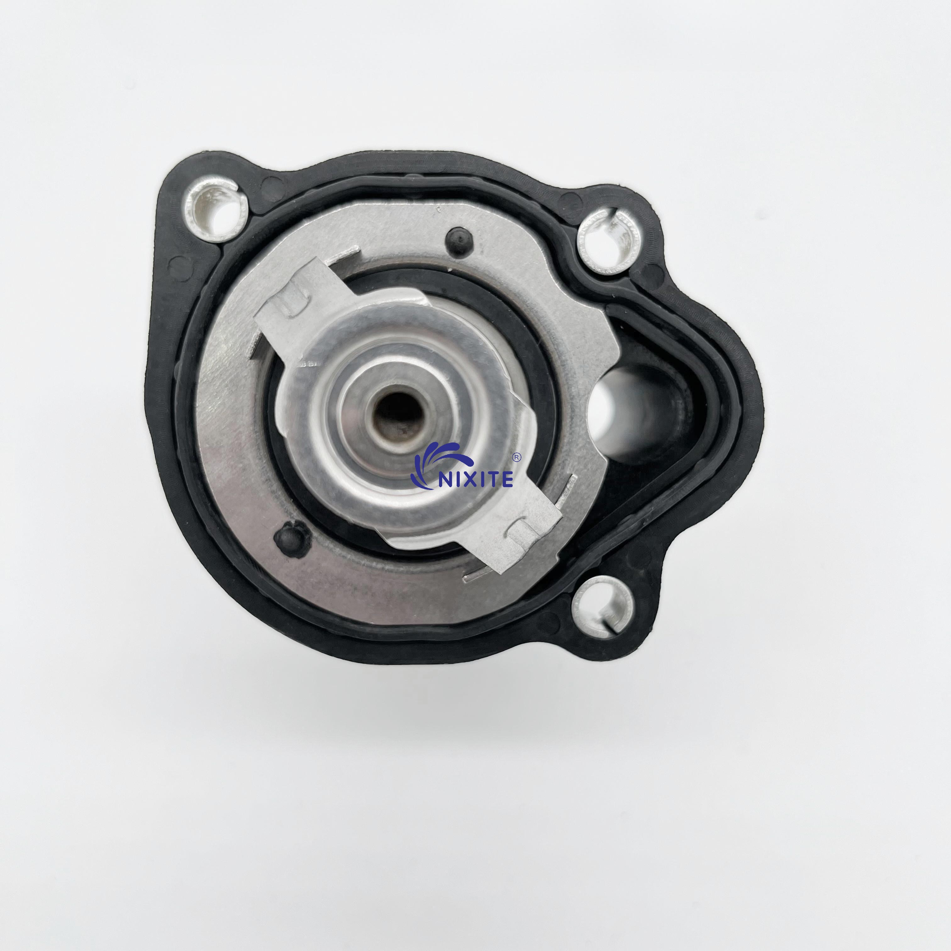 902-733, 1374191, 1462483, 1475495, 1306010-37K, 3M4G-8575A-C Engine Coolant Thermostat Housing Assembly